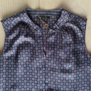 Sublime little Loro Piana silk sleeveless top! It. sz. 38